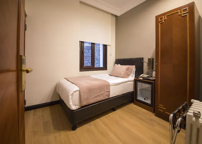 호텔 바르다르 팰리스 - 스페셜 카테고리 3*